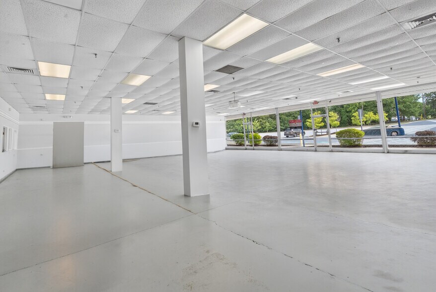More Photos Of 439-489 N Cannon Blvd, Kannapolis Unknown For Lease