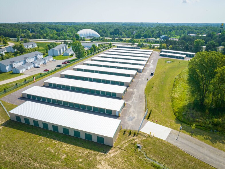Primary Photo Of 7475 Torrey Rd, Swartz Creek Self Storage For Sale