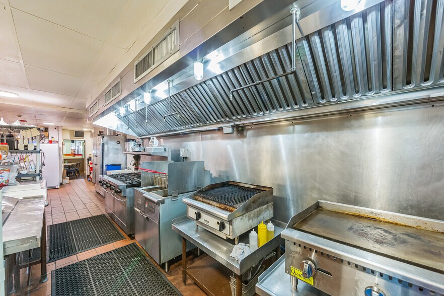 More Photos Of 211 Main St, Royersford Bar For Sale