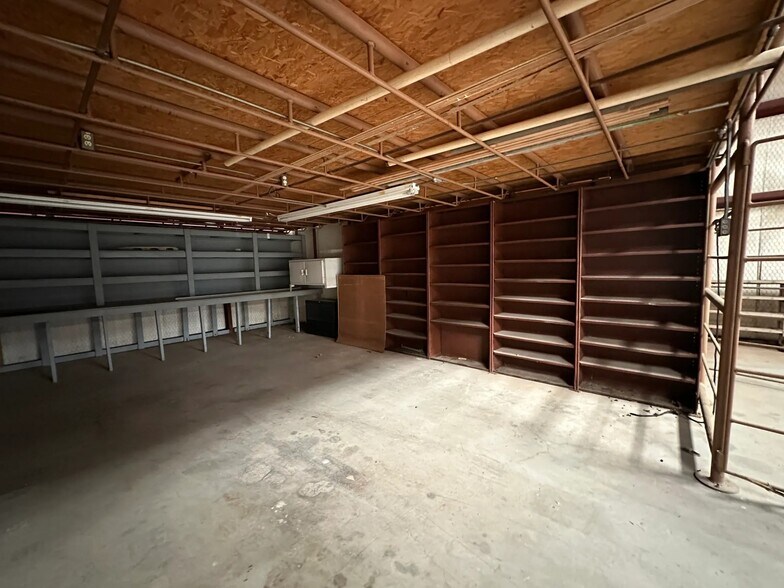 More Photos Of 201 Donley St, Big Spring Warehouse For Sale