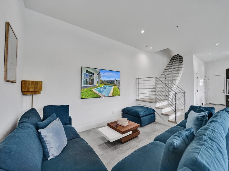 More Photos Of 1220-1226 NE 15th Ave, Fort Lauderdale Apartments For Sale