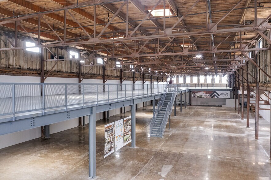 More Photos Of 1325 Quincy St NE, Minneapolis Loft Creative Space For Lease