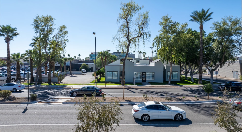 More Photos Of 7101 E Indian School Rd, Scottsdale General Retail For Sale