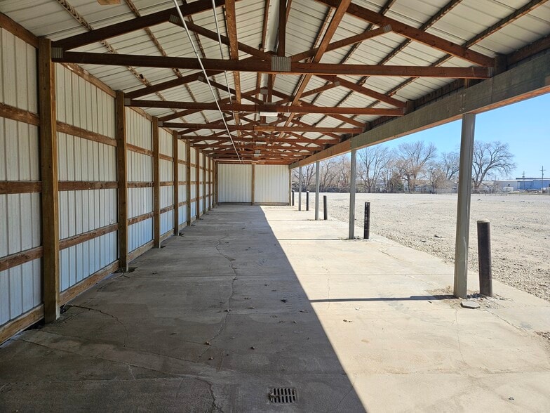 More Photos Of 6505 John J Pershing Dr, Omaha Warehouse For Lease