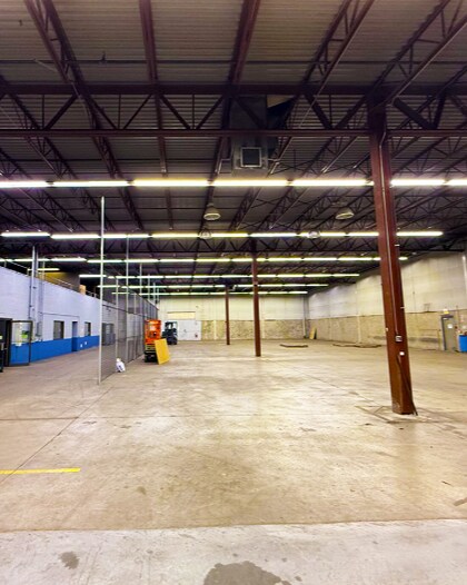 More Photos Of 9 A Columbia Dr, Amherst Manufacturing For Lease