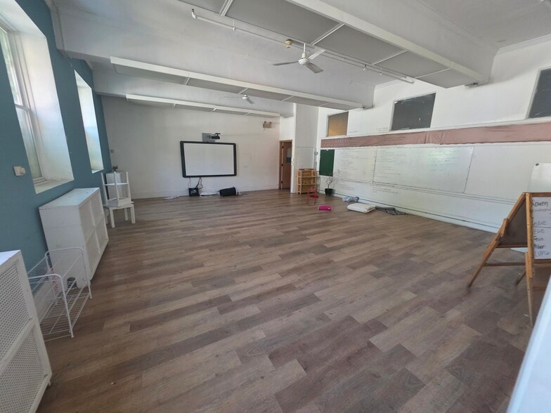 More Photos Of 1232 W Thorndale Ave, Chicago Schools For Sale