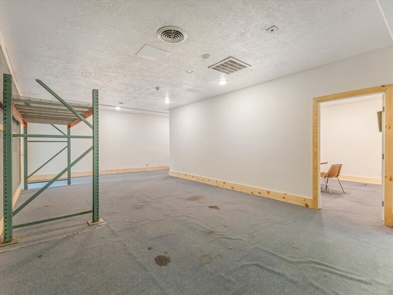 More Photos Of 1355 W 465 S, Orem Manufacturing For Sale