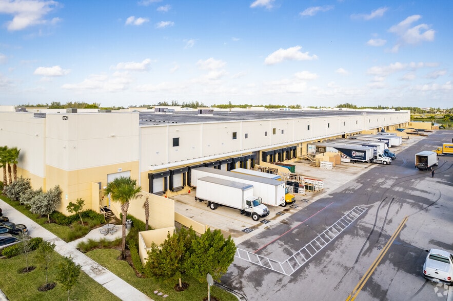 More Photos Of 6729 Belvedere Rd, West Palm Beach Distribution For Lease