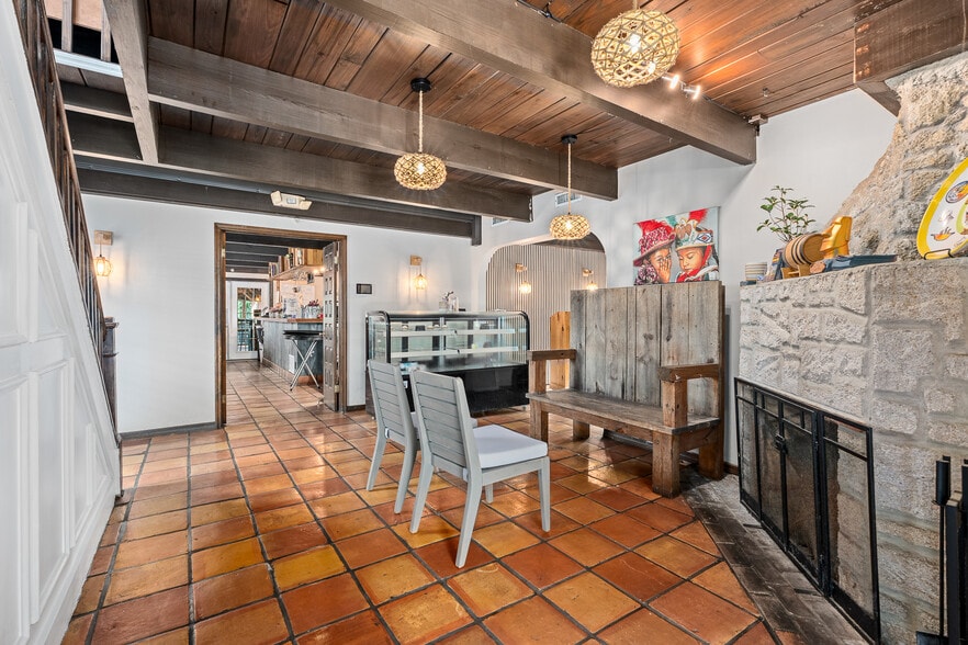 More Photos Of 22 Hypolita St, Saint Augustine Restaurant For Sale