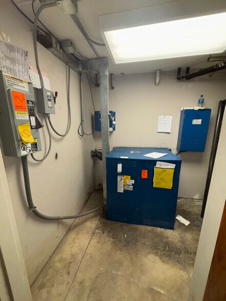 More Photos Of 201 N 3rd St, Hannibal Office For Sale