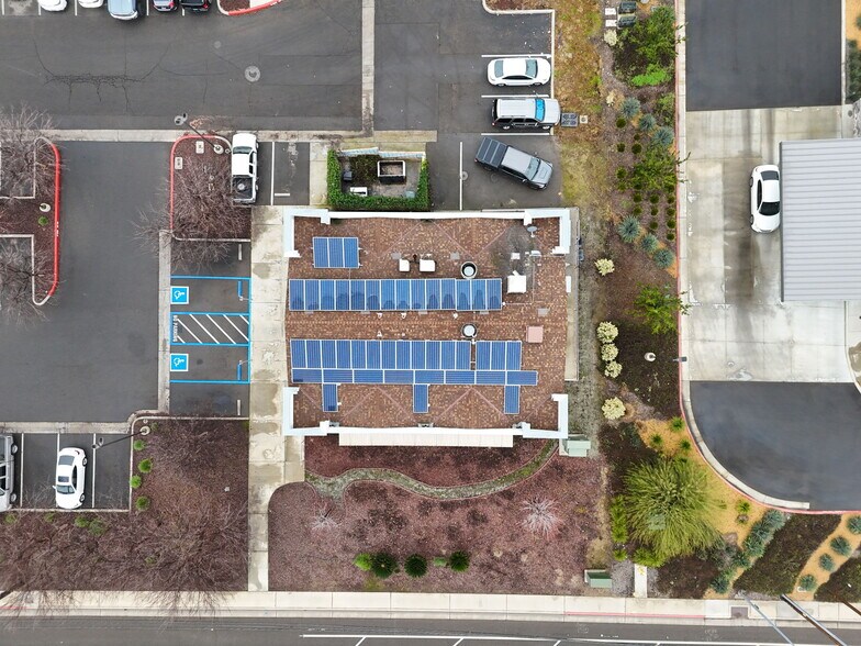 More Photos Of 1377 W El Monte Way, Dinuba Restaurant For Lease