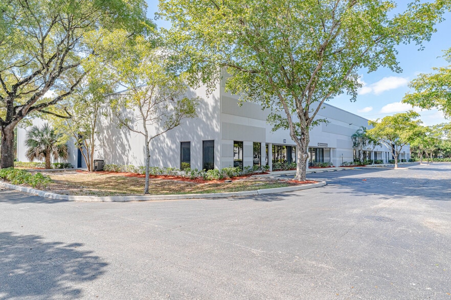 More Photos Of 2201 Nw 30th Pl, Pompano Beach Unknown For Lease