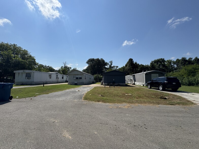 More Photos Of 1623 Brazos St, Hempstead Multifamily For Sale