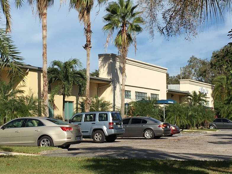 Primary Photo Of 8950 9th St, Saint Petersburg Medical For Lease
