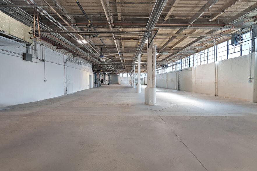 More Photos Of 2710 49th Ave, Long Island City Warehouse For Lease