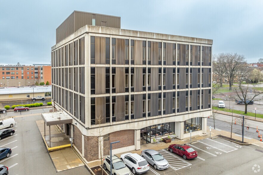 More Photos Of 224 N Euclid Ave, Pittsburgh Office For Lease