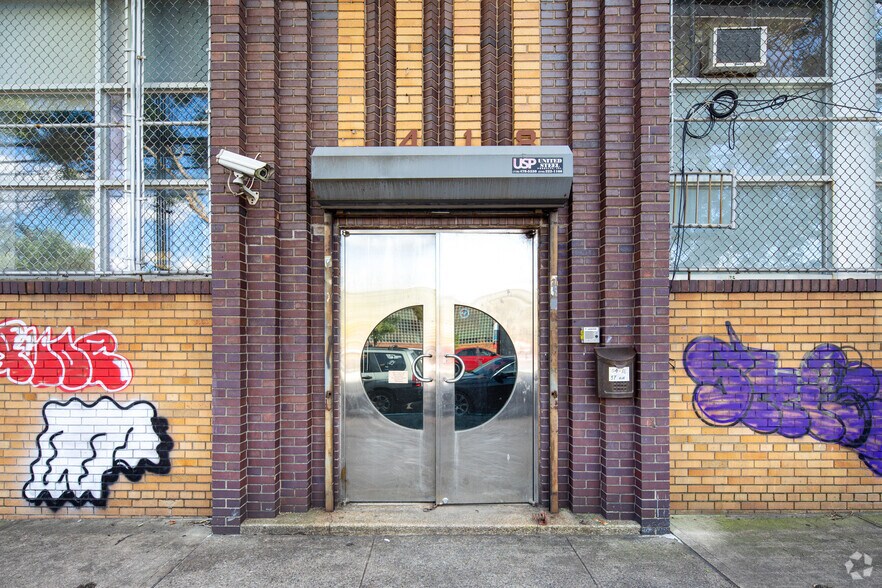 More Photos Of 54-18 37th Ave, Woodside Warehouse For Sale