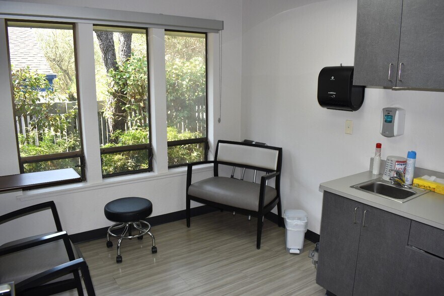 More Photos Of 3319-3321 Mission Dr, Santa Cruz Medical For Lease
