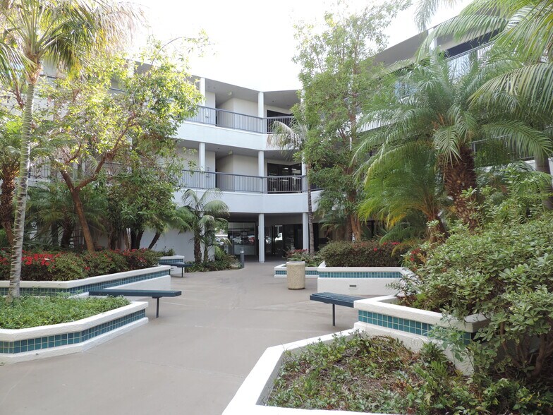 More Photos Of 1401 N Tustin Ave, Santa Ana Medical For Lease