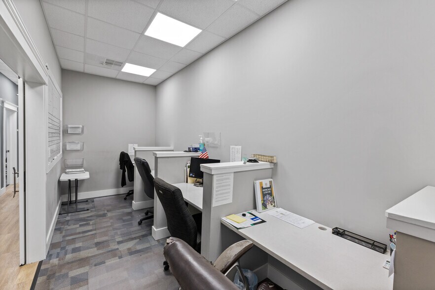 More Photos Of 15167 331 Business, Freeport Office For Sale