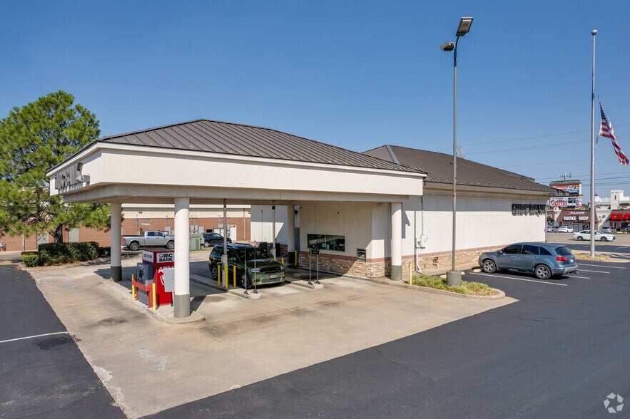 More Photos Of 8202-8278 E 71st St, Tulsa Unknown For Lease