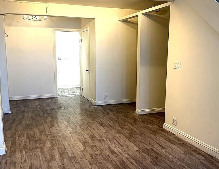 More Photos Of 7552 Melrose Ave, Los Angeles Storefront For Lease