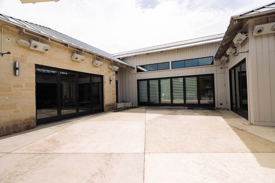 More Photos Of 1124 Usener St, Houston Freestanding For Sale