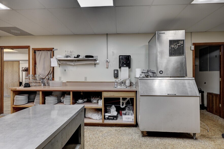 More Photos Of 2728 & 2802 N Rangeline Road, Joplin Flex For Sale