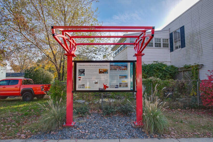 More Photos Of 307 Railroad Ave, Ashland Storefront Retail Residential For Sale