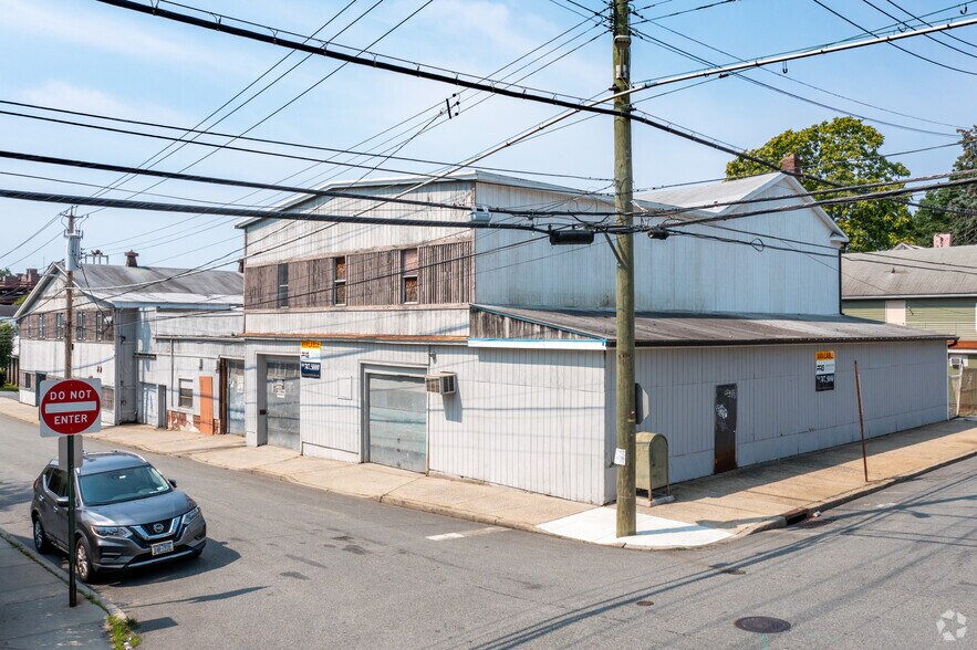 More Photos Of 126 N James St, Peekskill Warehouse For Sale