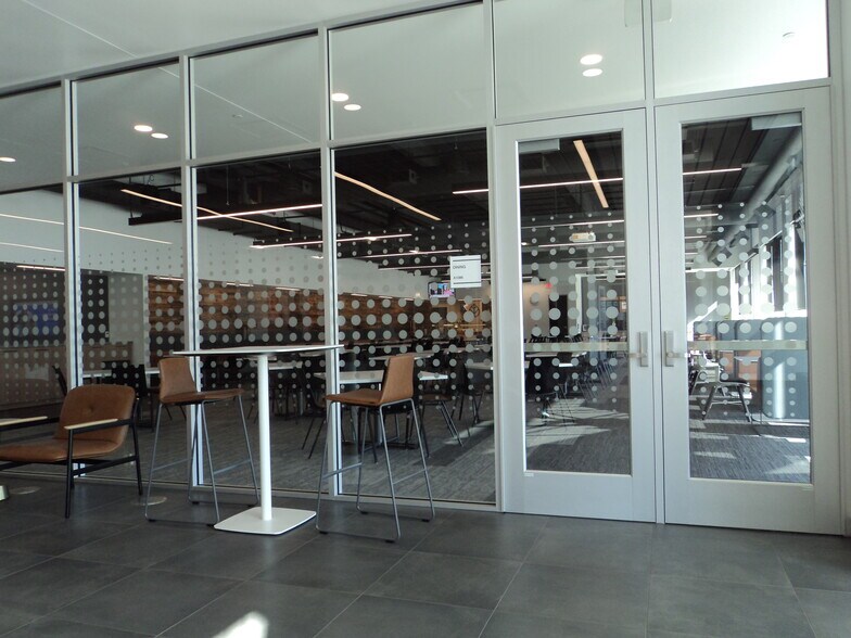 More Photos Of 2020 Innovation Ct, De Pere Office For Lease