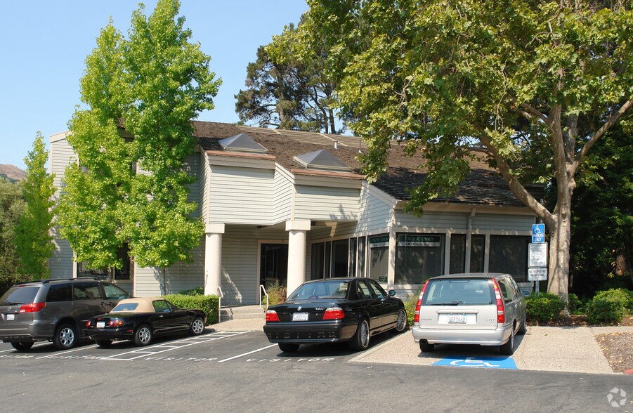 More Photos Of 8 Camino Encinas, Orinda Office For Sale