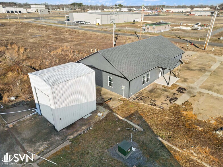 More Photos Of 300 Opportunity dr, Mayfield Warehouse For Sale