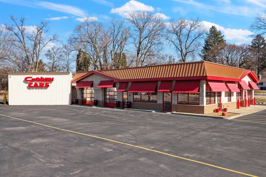 More Photos Of 3415 Parmenter St, Middleton Auto Dealership For Sale