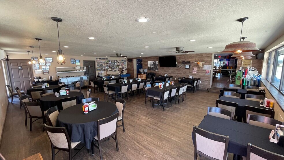 More Photos Of 208 W Arnold Ave, Arnold Restaurant For Sale