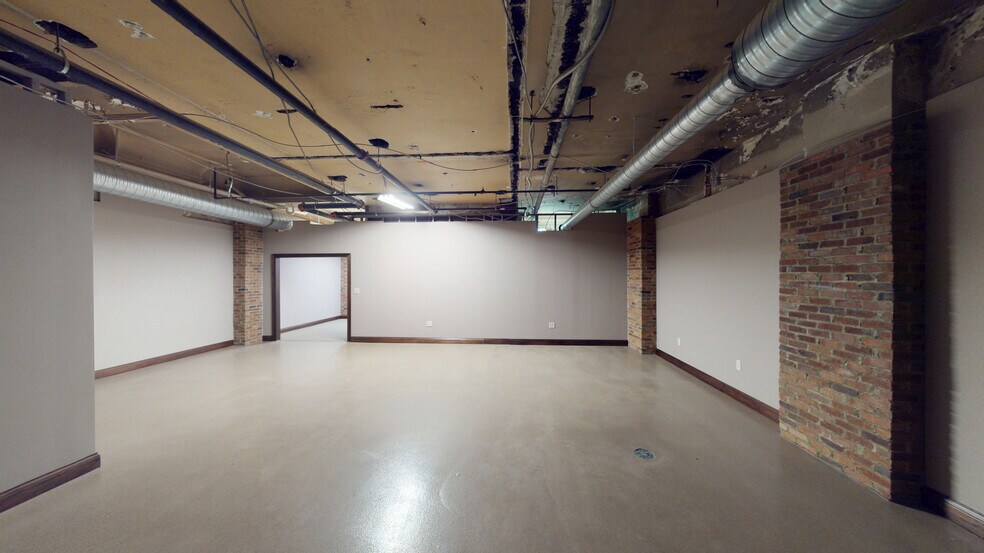 More Photos Of 150 E Market St, Indianapolis Office For Lease