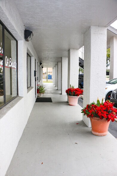 More Photos Of 3007 W Cypress St, Tampa General Retail For Sale