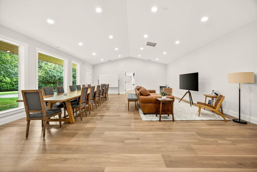 More Photos Of 111 Cedar St, Rogue River Office Residential For Sale