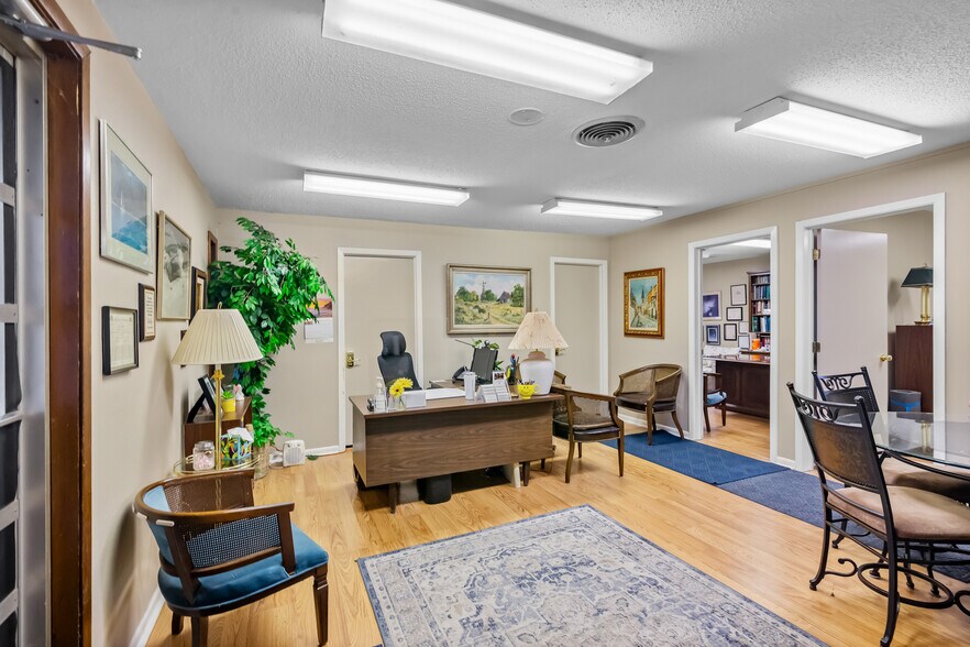 More Photos Of 1001 E Airline Rd, Victoria Office For Sale