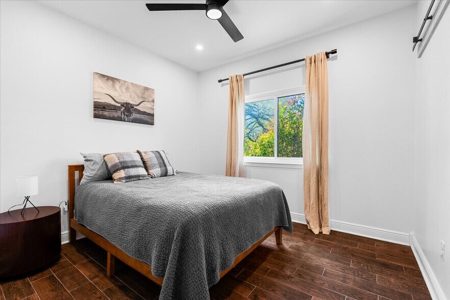 More Photos Of 14519 Fitzhugh Rd, Austin Specialty For Sale