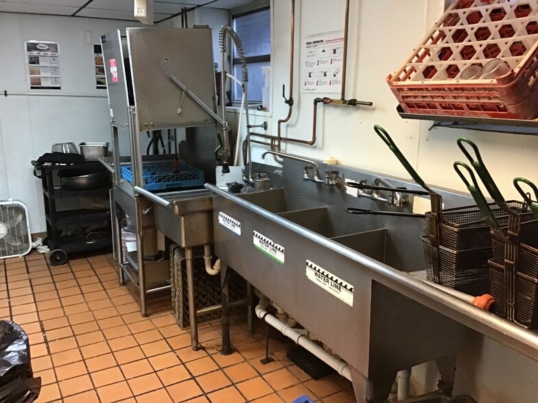 More Photos Of 605 Main St, Hellertown Restaurant For Sale