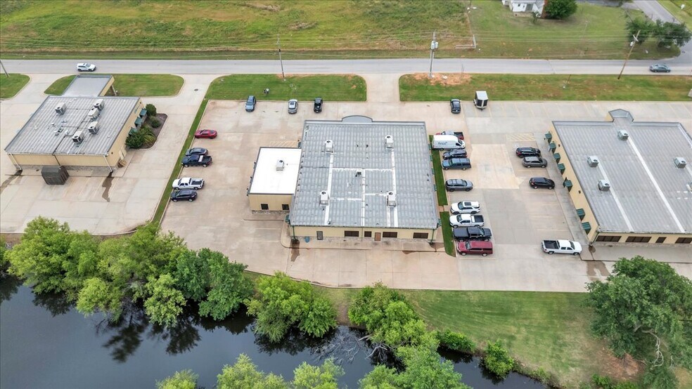 More Photos Of 304 S 29th St, Chickasha Medical For Sale