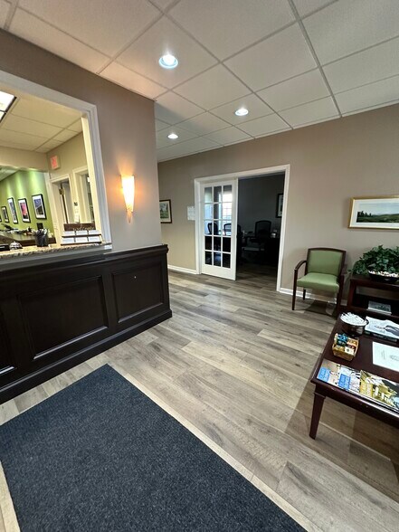 More Photos Of 1700 W 14th St, Wilmington Office For Sale