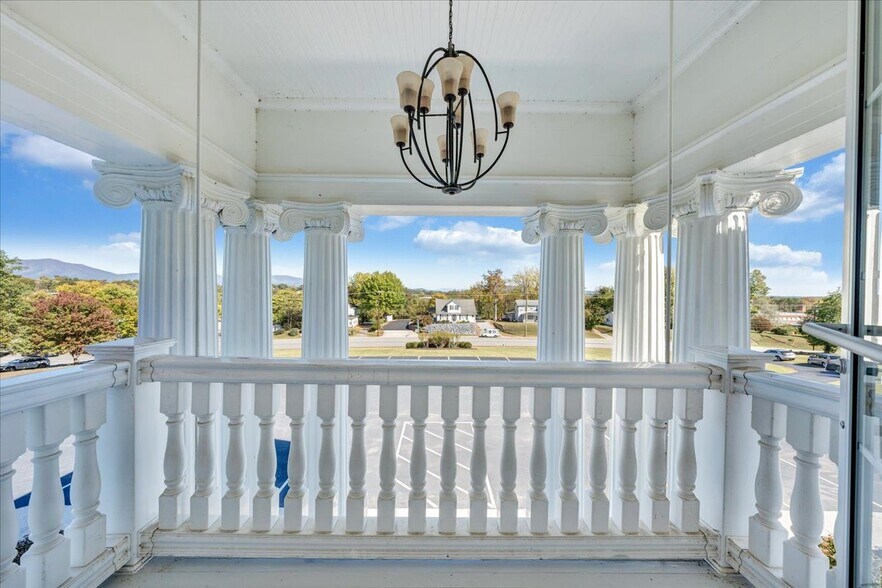 More Photos Of 812 E Main St, Bedford Lodge Meeting Hall For Sale