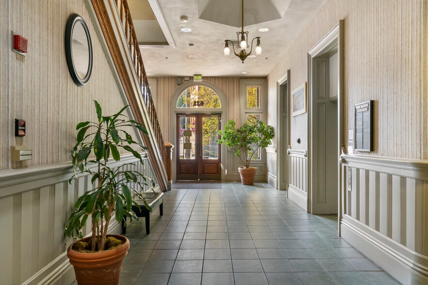 More Photos Of 621 Pacific Ave, Tacoma Office For Lease