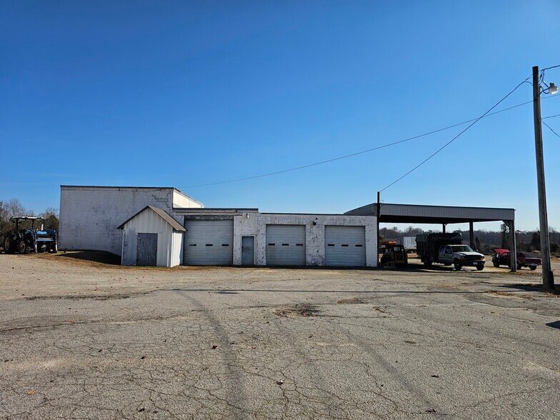 More Photos Of 2690 Old Richmond Road, Danville Office For Sale