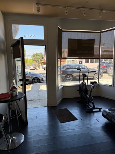 More Photos Of 10590 1/2 W Pico Blvd, Los Angeles Storefront For Lease