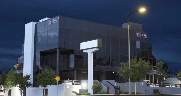 More Photos Of 19935 Ventura Blvd, Woodland Hills Office For Sale