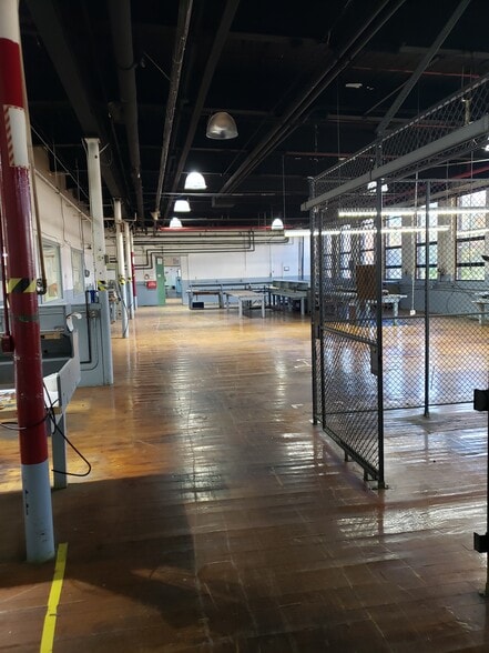 More Photos Of 1 S Main St, Coventry Manufacturing For Lease