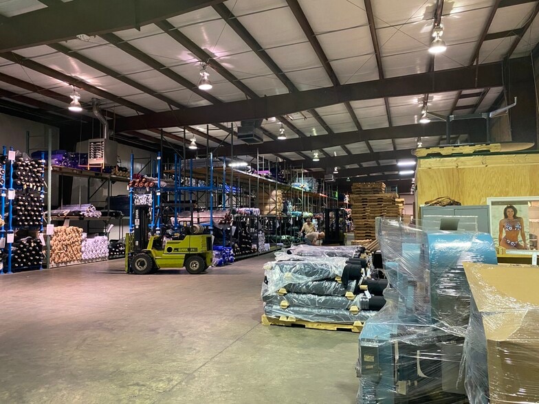 More Photos Of 110 Commerce Way, Stockertown Manufacturing For Sale